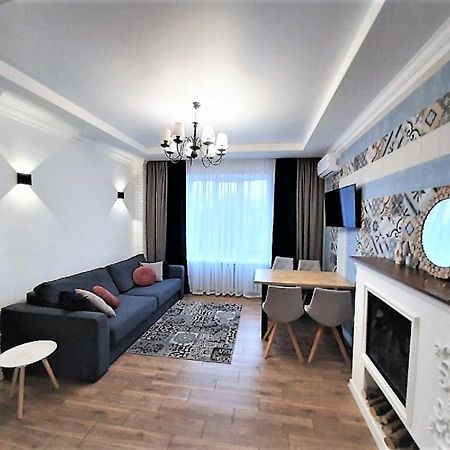 2 Bdr Apartment Near Gorky Park, Center Харьков Экстерьер фото
