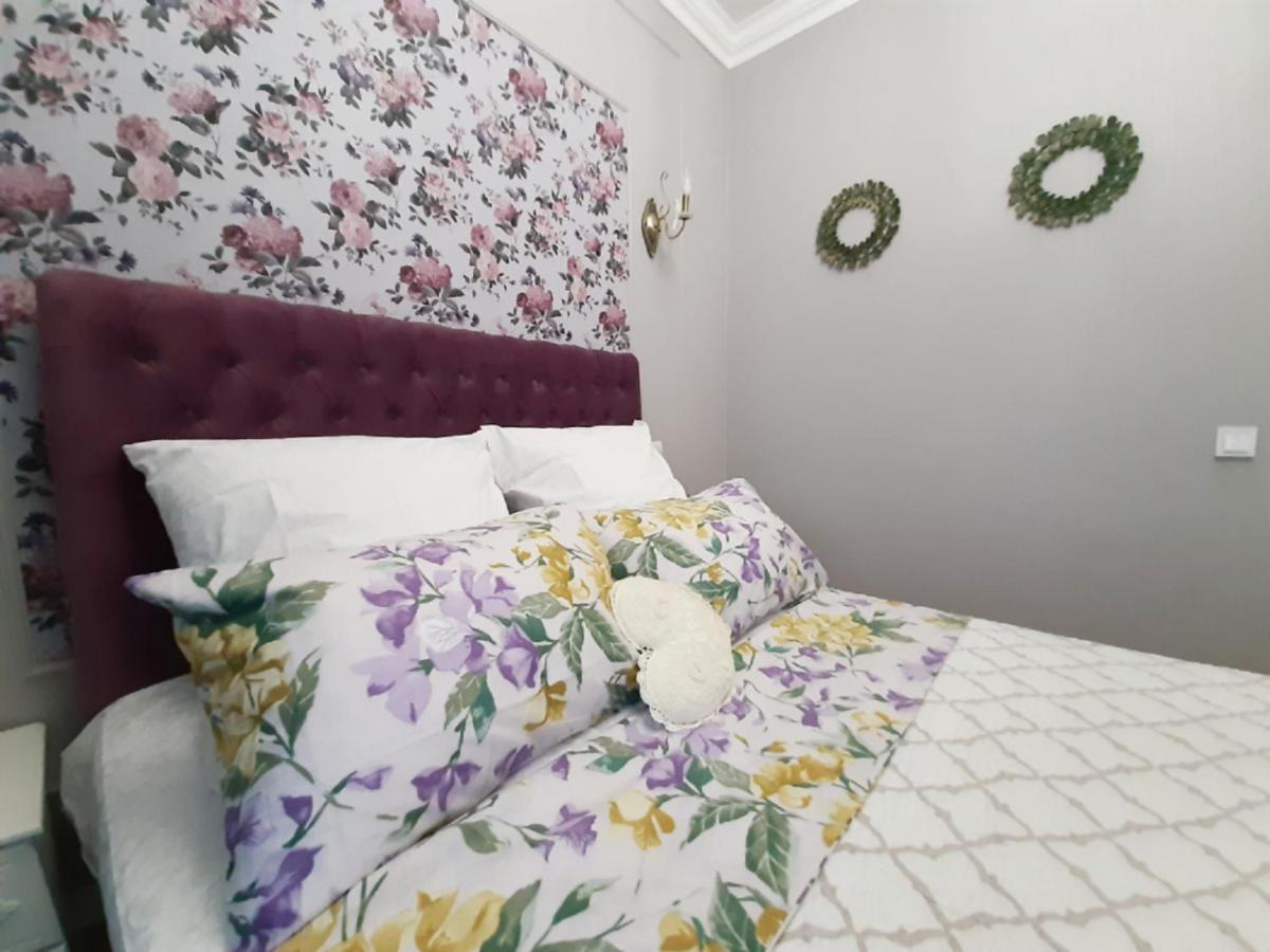 2 Bdr Apartment Near Gorky Park, Center Харьков Экстерьер фото