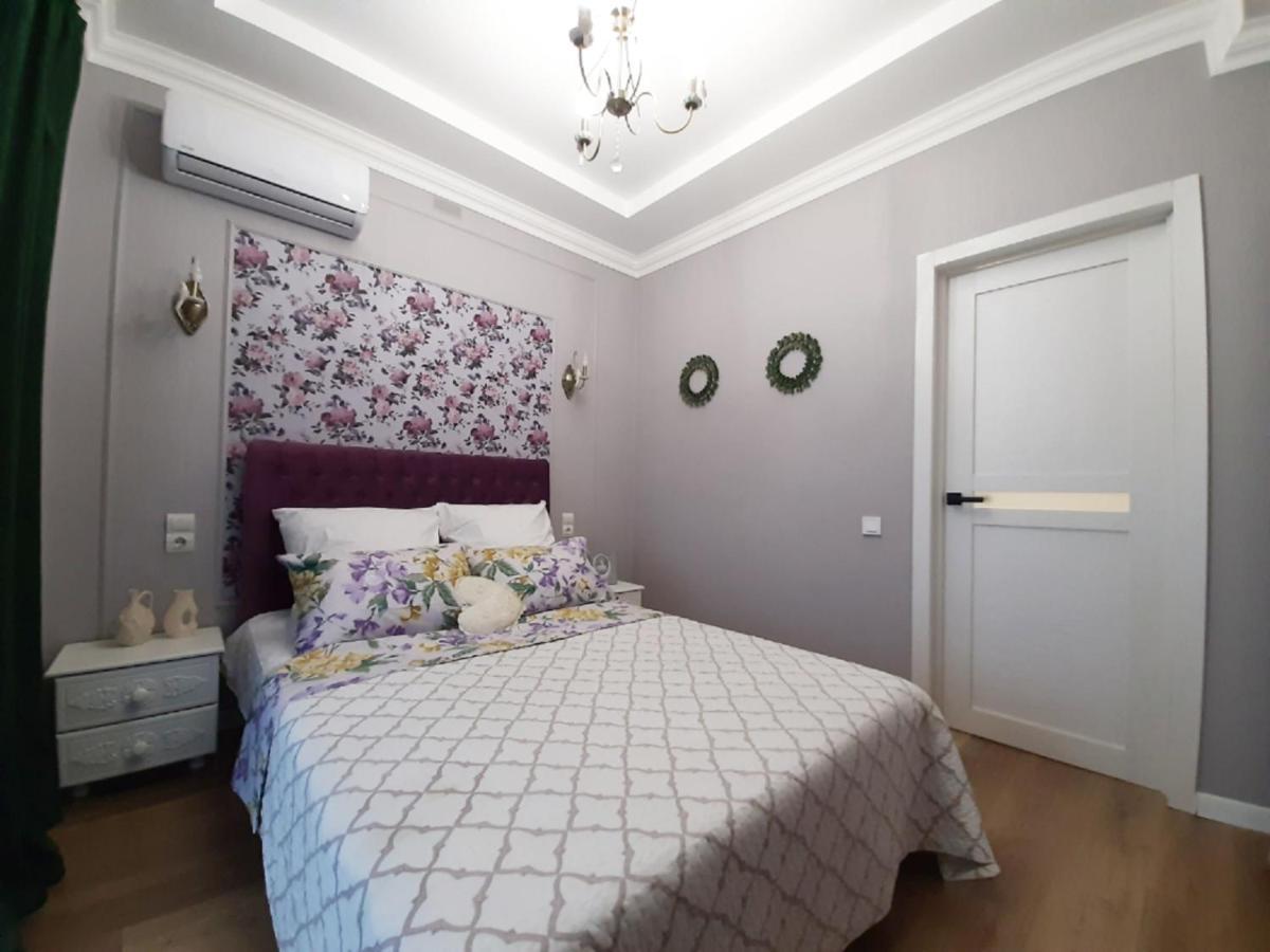 2 Bdr Apartment Near Gorky Park, Center Харьков Экстерьер фото