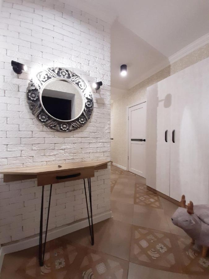 2 Bdr Apartment Near Gorky Park, Center Харьков Экстерьер фото