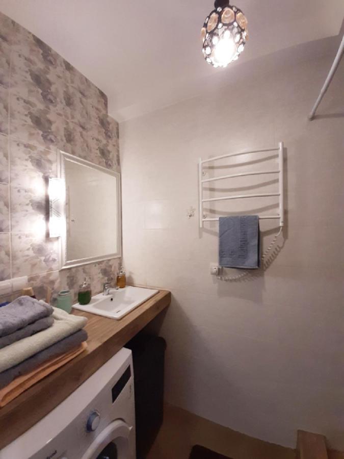 2 Bdr Apartment Near Gorky Park, Center Харьков Экстерьер фото