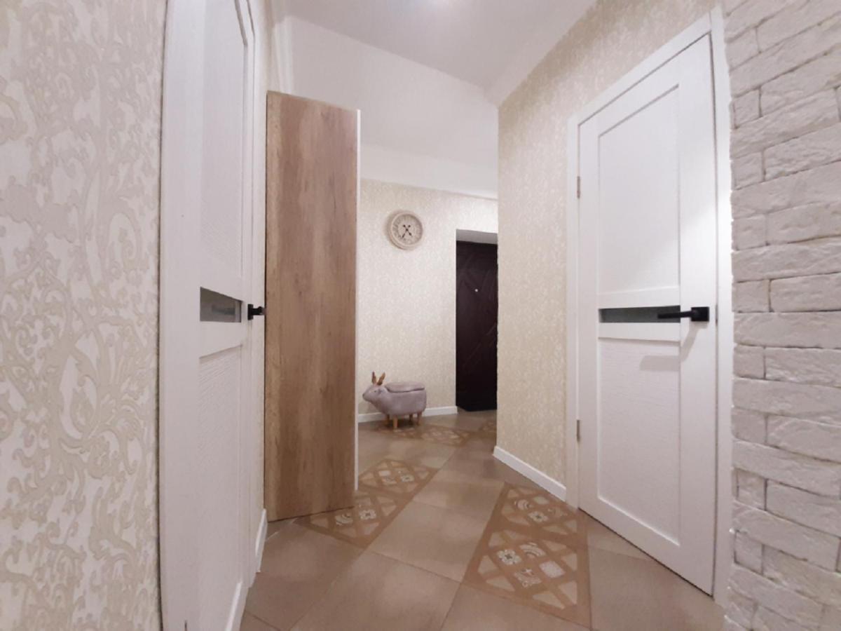 2 Bdr Apartment Near Gorky Park, Center Харьков Экстерьер фото