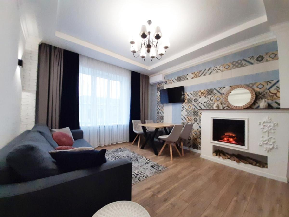 2 Bdr Apartment Near Gorky Park, Center Харьков Экстерьер фото
