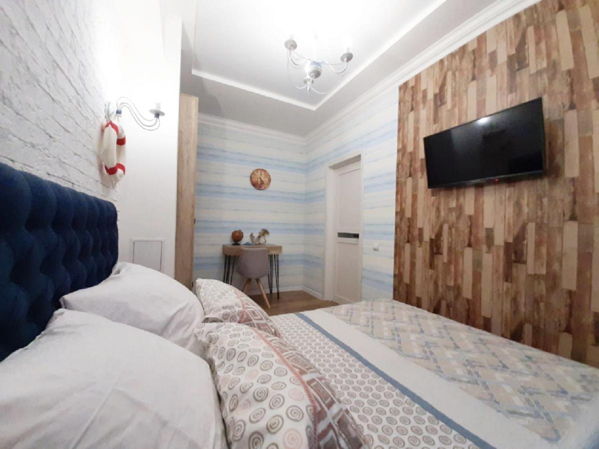 2 Bdr Apartment Near Gorky Park, Center Харьков Экстерьер фото