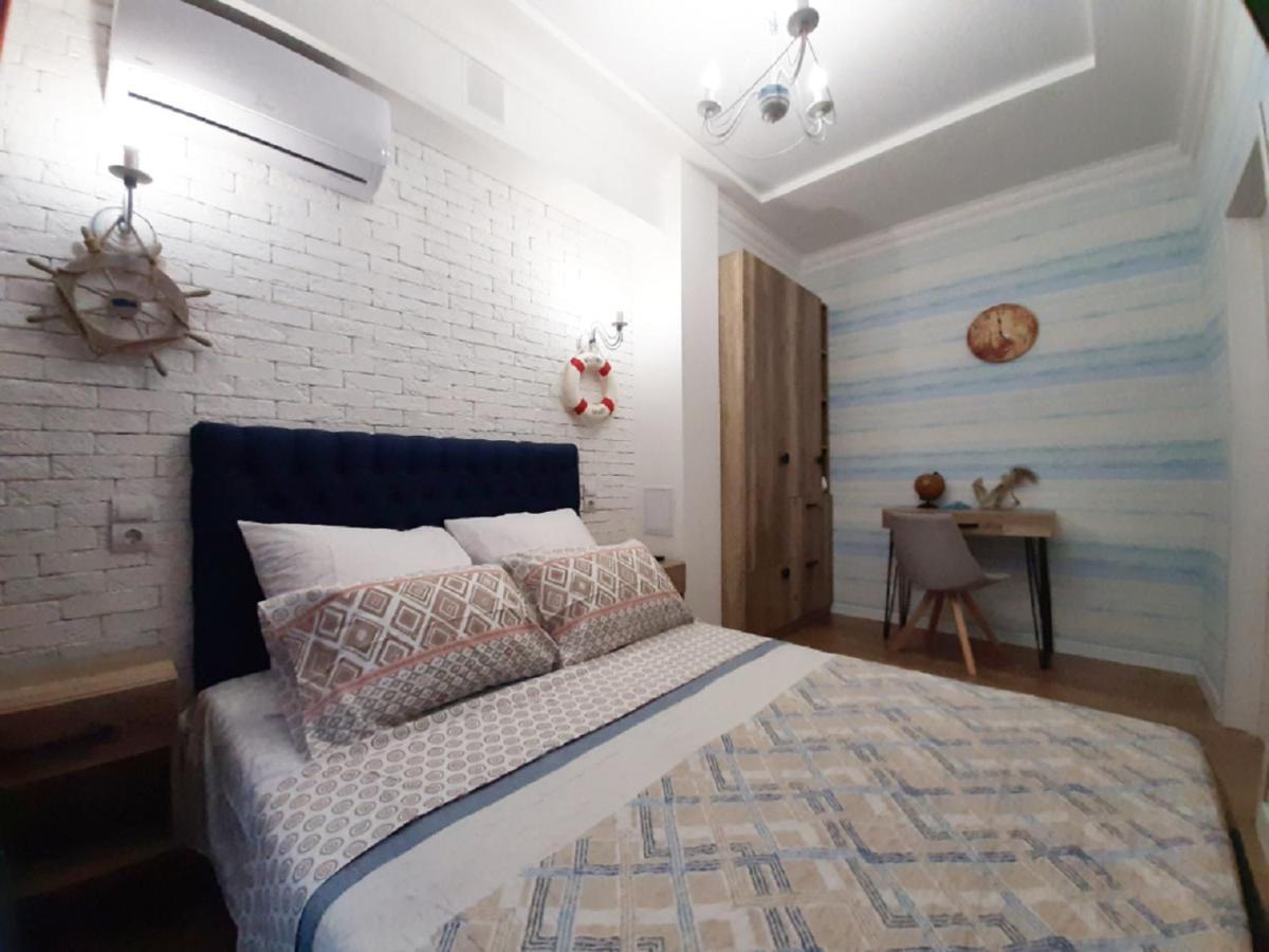 2 Bdr Apartment Near Gorky Park, Center Харьков Экстерьер фото
