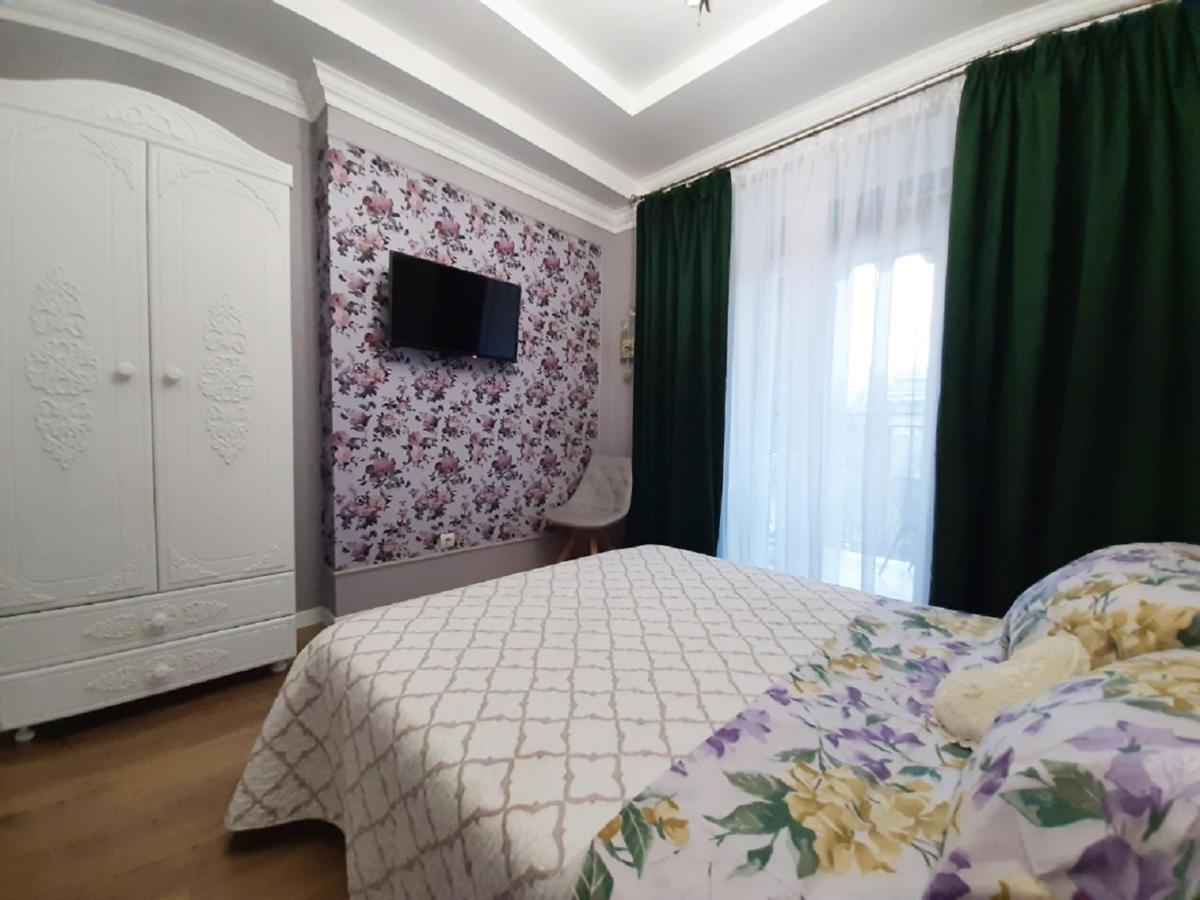 2 Bdr Apartment Near Gorky Park, Center Харьков Экстерьер фото