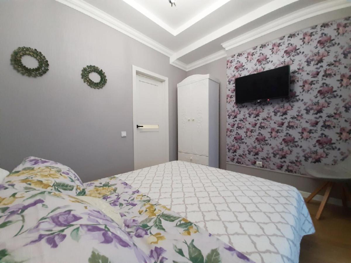 2 Bdr Apartment Near Gorky Park, Center Харьков Экстерьер фото